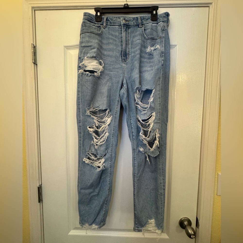 American Eagle Outfitters Ripped Light Blue Curvy Mom Jeans